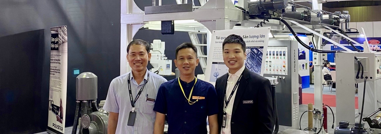 E.I.G. compró una máquina de exhibición de POLYSTAR en Vietnam Plast