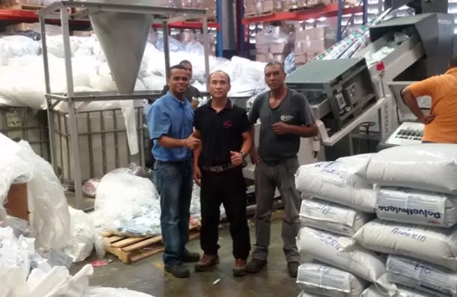 Dominican plastic recycler operates POLYSTAR machine